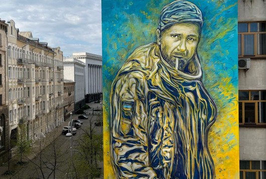 А це – більш свіжий символ незламності українського війська. Як звати цього Героя України з Чернігівщини?